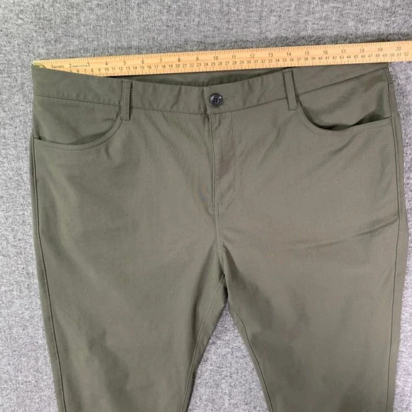 Vuori Meta Pants Men 38x29 Green Chino Trousers Performance Modern - Picture 7 of 14